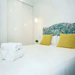 Monkó Center, Garden&pool O Apartamento Torremolinos